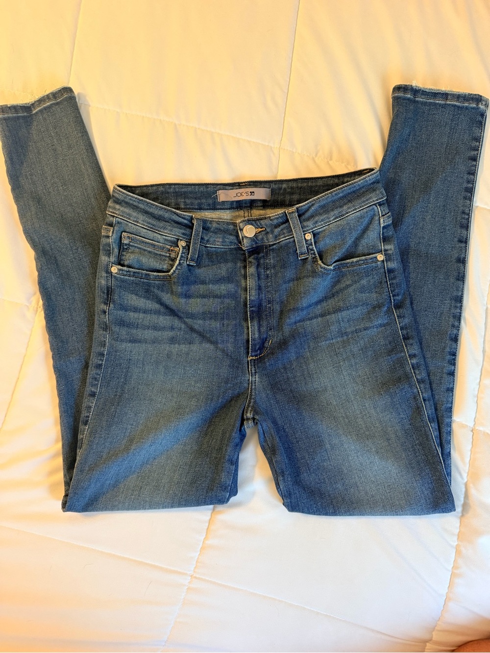 Joe's Jeans Skinny Jeans in Medium Blue Wash